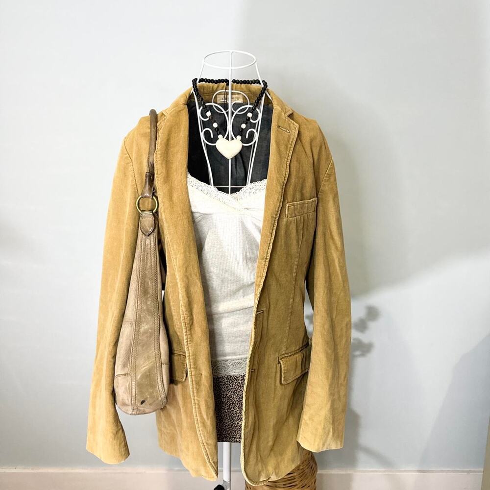 Gorgeous vintage 90s mustard yellow/ tan corduroy ‘ludlow jacket’